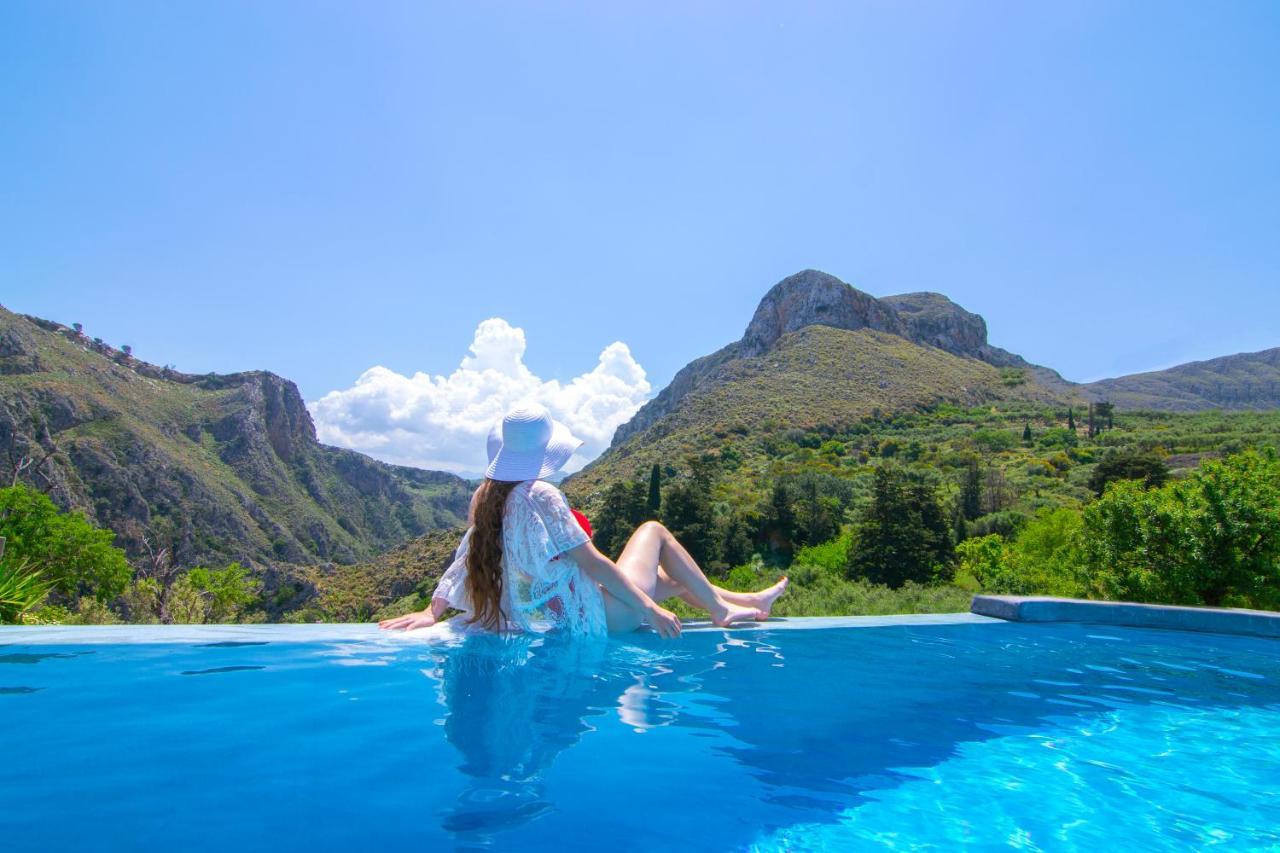 Heated Private Ozone Salt Pool, Jacuzzi, Cinema Inside & Outside, Ping Pong, Billiard, Ps5, Playground, Giant Chess, Giant Monopoly, Table Football, 3X Surround Sound - Villa Rokka Luxe Kíssamos Buitenkant foto