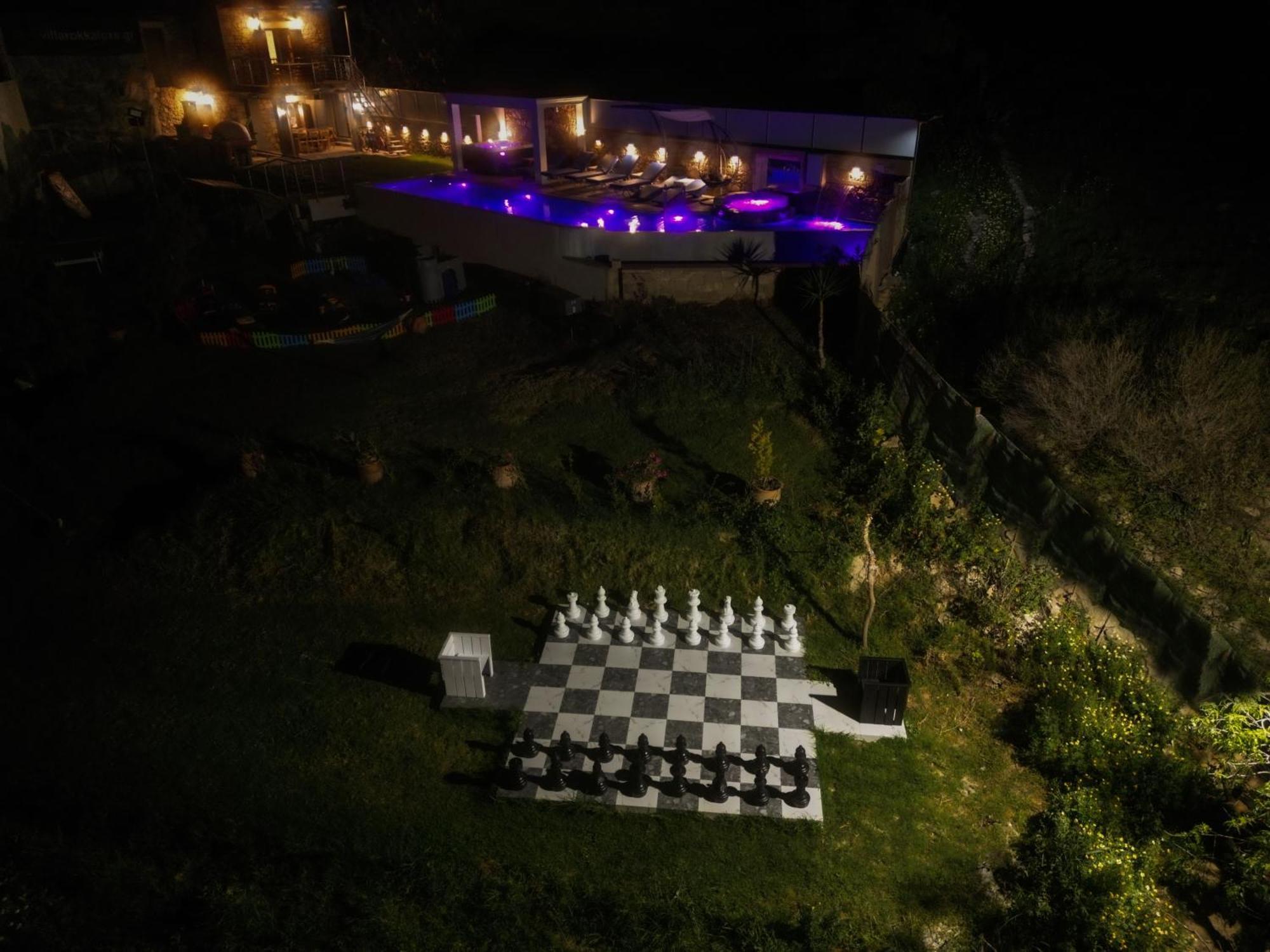 Heated Private Ozone Salt Pool, Jacuzzi, Cinema Inside & Outside, Ping Pong, Billiard, Ps5, Playground, Giant Chess, Giant Monopoly, Table Football, 3X Surround Sound - Villa Rokka Luxe Kíssamos Buitenkant foto