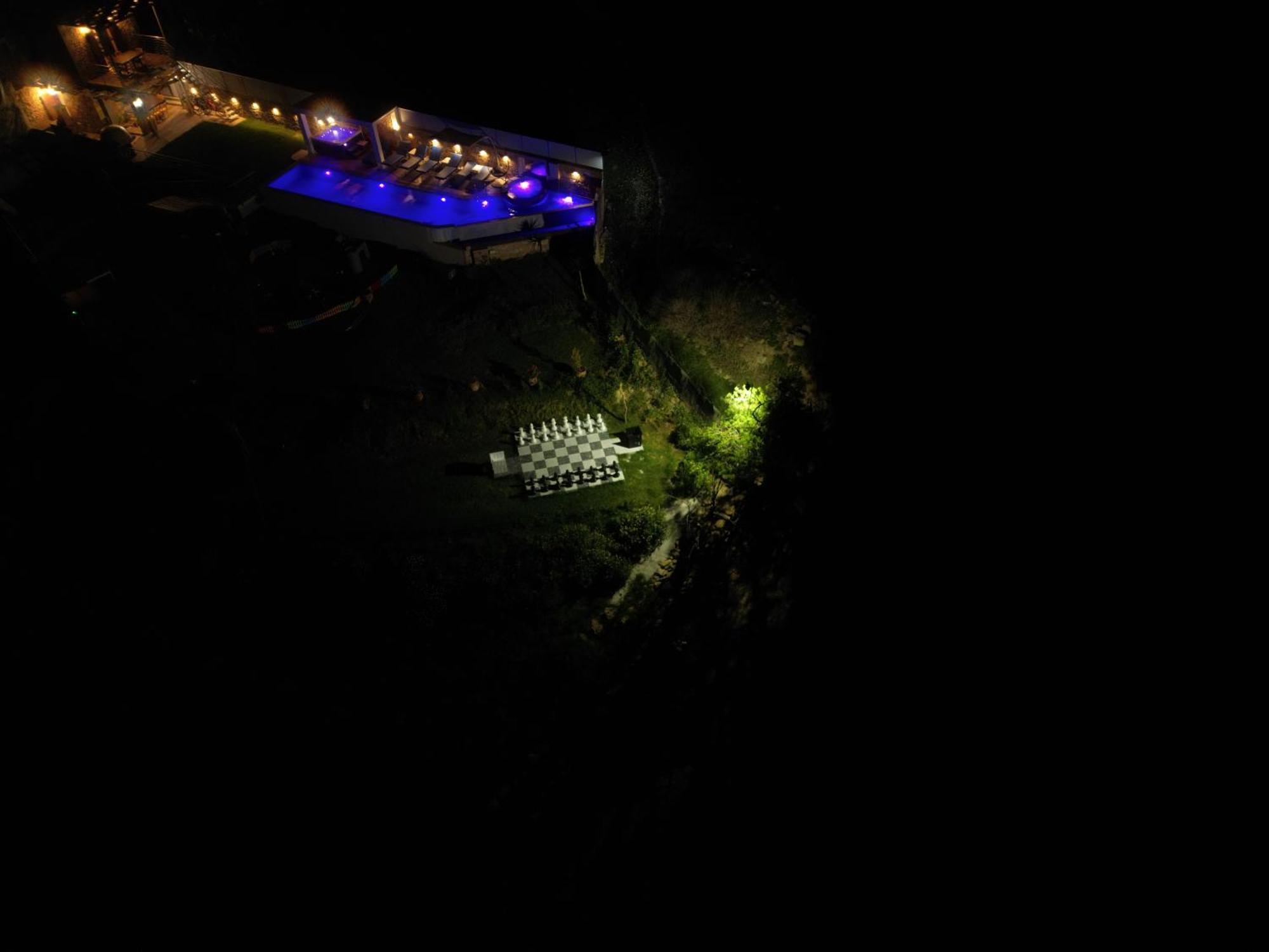 Heated Private Ozone Salt Pool, Jacuzzi, Cinema Inside & Outside, Ping Pong, Billiard, Ps5, Playground, Giant Chess, Giant Monopoly, Table Football, 3X Surround Sound - Villa Rokka Luxe Kíssamos Buitenkant foto