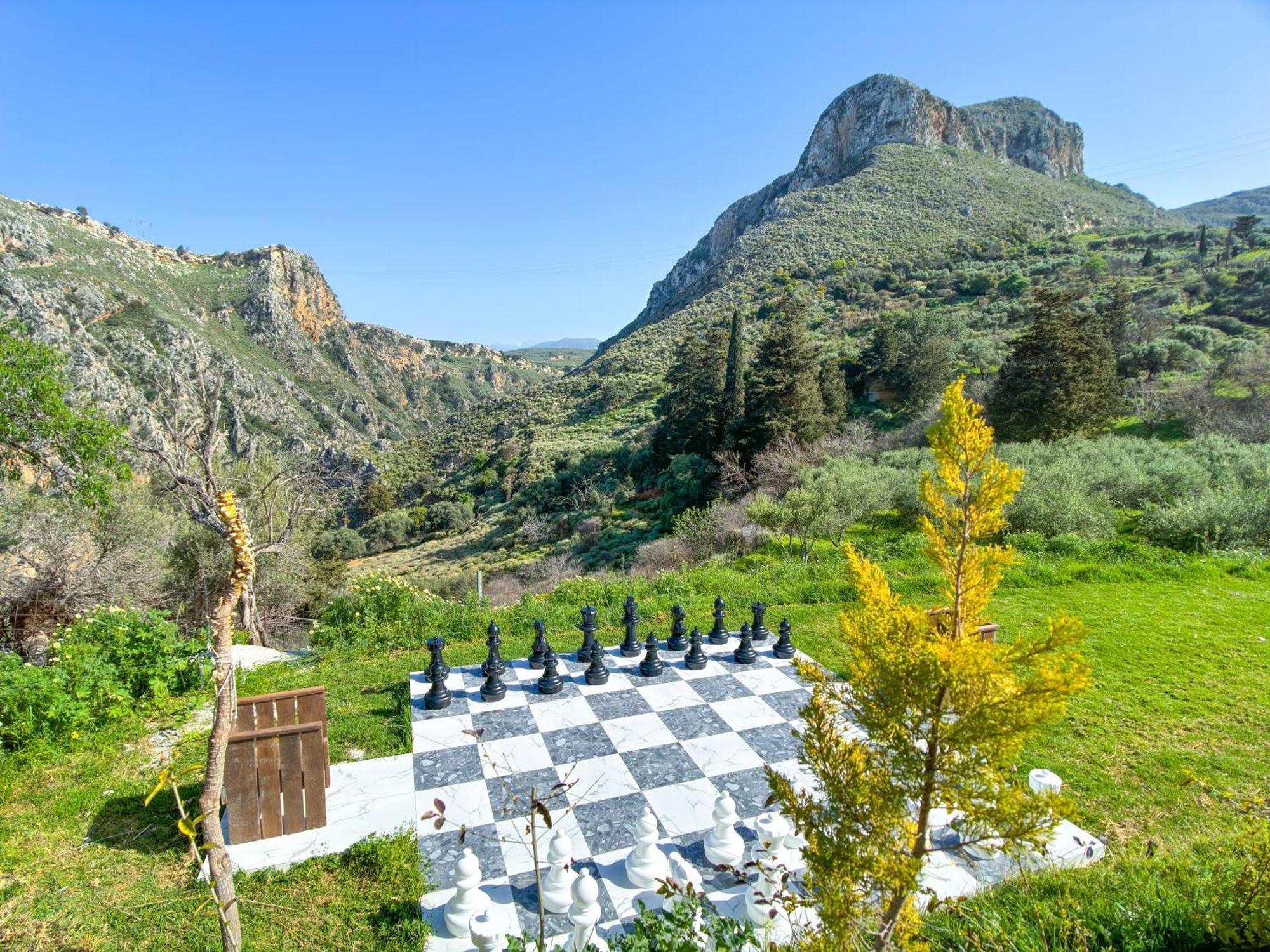 Heated Private Ozone Salt Pool, Jacuzzi, Cinema Inside & Outside, Ping Pong, Billiard, Ps5, Playground, Giant Chess, Giant Monopoly, Table Football, 3X Surround Sound - Villa Rokka Luxe Kíssamos Buitenkant foto