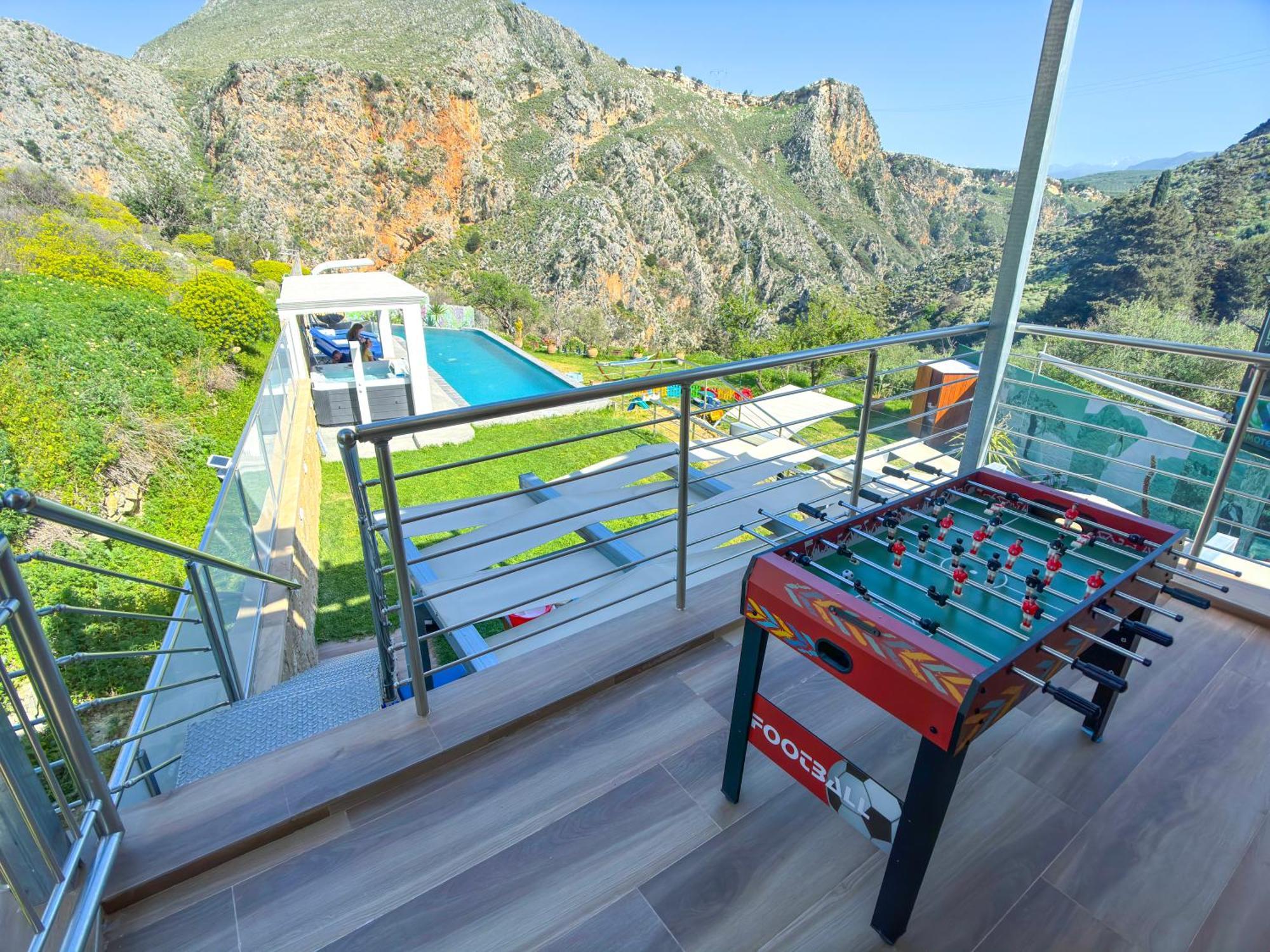 Heated Private Ozone Salt Pool, Jacuzzi, Cinema Inside & Outside, Ping Pong, Billiard, Ps5, Playground, Giant Chess, Giant Monopoly, Table Football, 3X Surround Sound - Villa Rokka Luxe Kíssamos Buitenkant foto