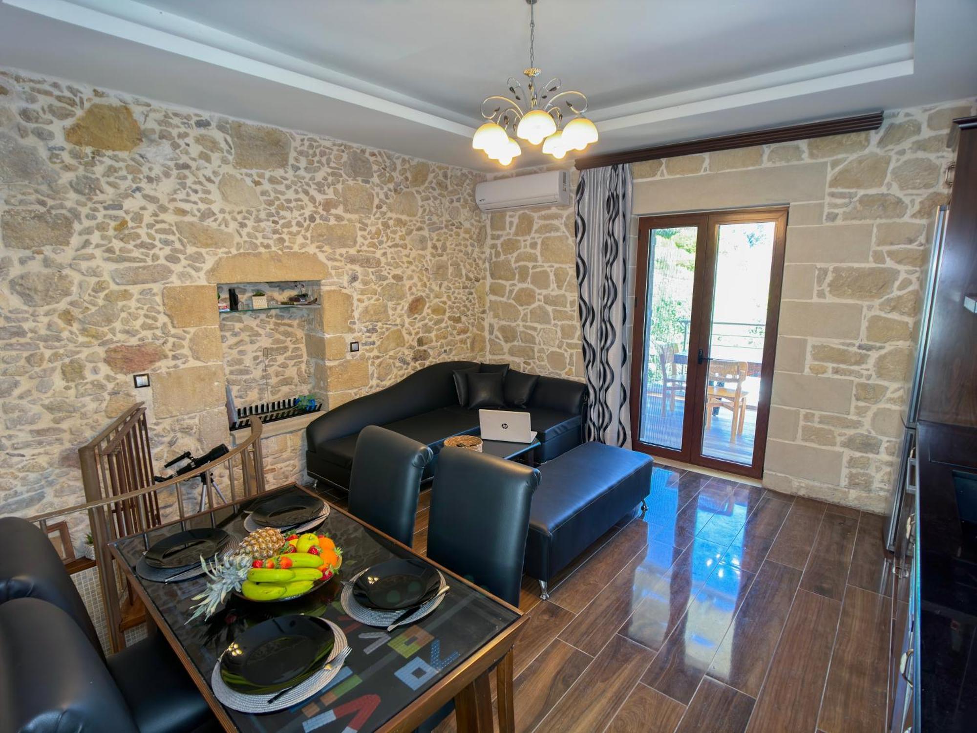 Heated Private Ozone Salt Pool, Jacuzzi, Cinema Inside & Outside, Ping Pong, Billiard, Ps5, Playground, Giant Chess, Giant Monopoly, Table Football, 3X Surround Sound - Villa Rokka Luxe Kíssamos Buitenkant foto