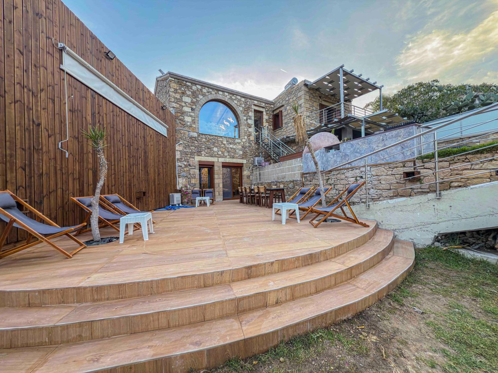 Heated Private Ozone Salt Pool, Jacuzzi, Cinema Inside & Outside, Ping Pong, Billiard, Ps5, Playground, Giant Chess, Giant Monopoly, Table Football, 3X Surround Sound - Villa Rokka Luxe Kíssamos Buitenkant foto