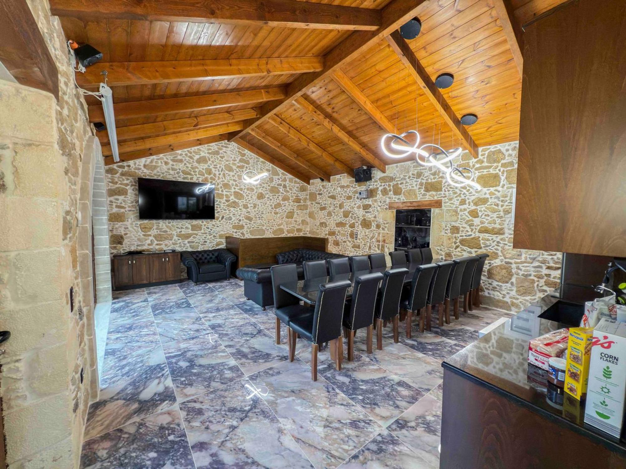 Heated Private Ozone Salt Pool, Jacuzzi, Cinema Inside & Outside, Ping Pong, Billiard, Ps5, Playground, Giant Chess, Giant Monopoly, Table Football, 3X Surround Sound - Villa Rokka Luxe Kíssamos Buitenkant foto